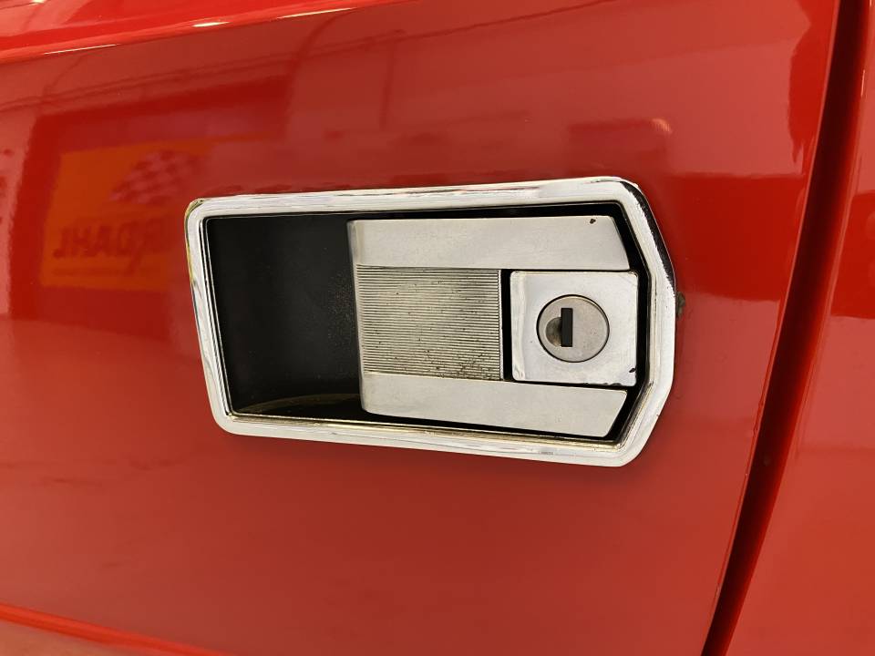 Image 13/50 de Ferrari 308 GT4 (1974)
