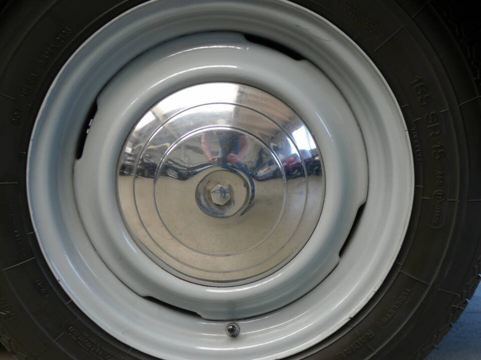 Bild 23/50 von Peugeot 203 C (1955)