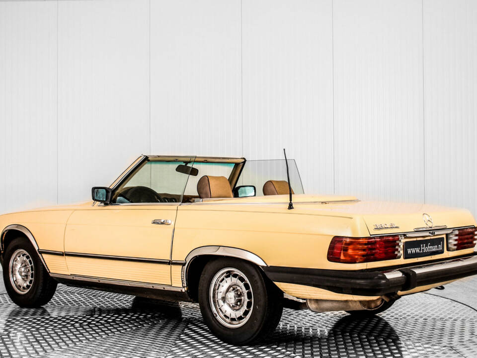 Image 2/34 of Mercedes-Benz 380 SL (1982)