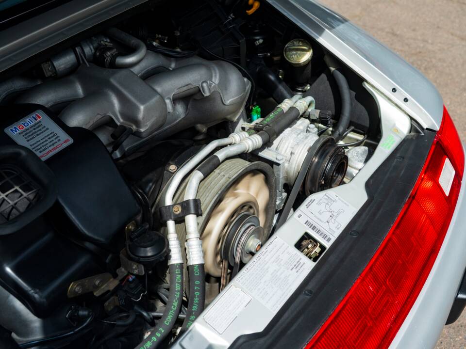 Bild 11/58 von Porsche 911 Carrera 4S (1996)