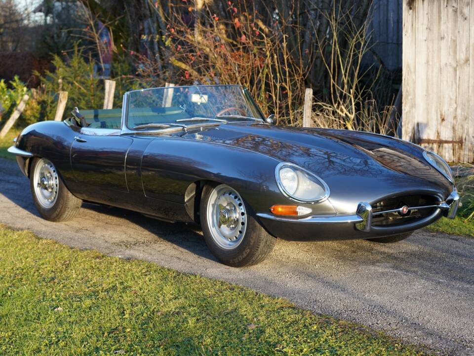 Bild 43/52 von Jaguar E-Type 4.2 (1965)