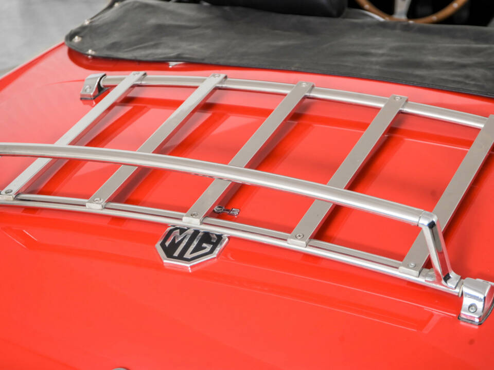 Bild 34/50 von MG MGB (1971)