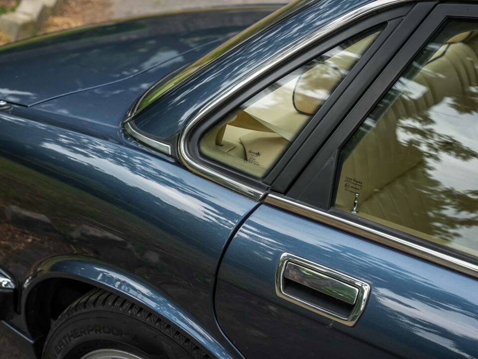 Immagine 16/55 di Jaguar XJ 40 (XJ-R) (1990)