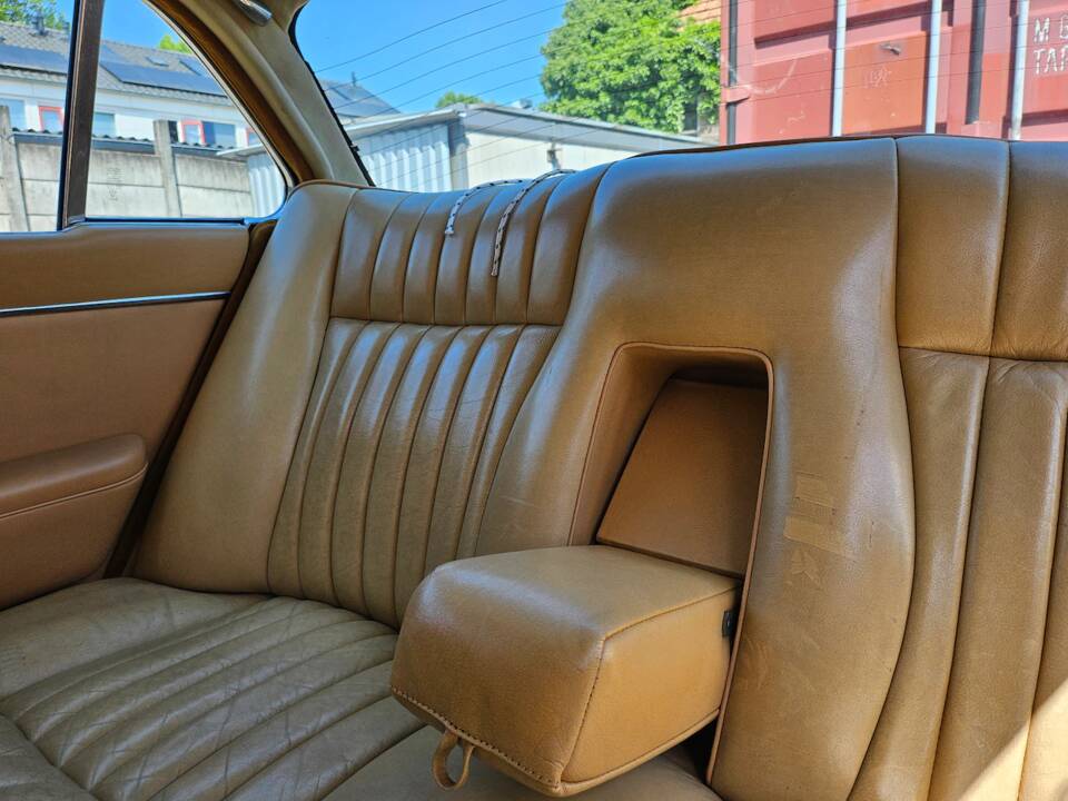 Bild 16/18 von Jaguar XJ 12 L (1978)