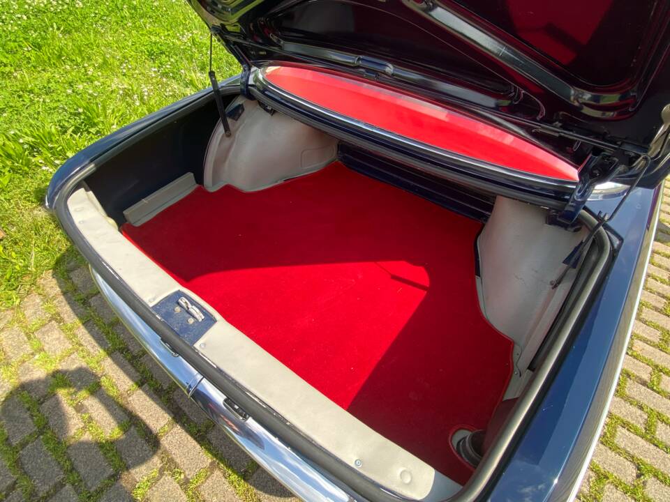 Image 47/79 of BMW 2000 CS (1969)