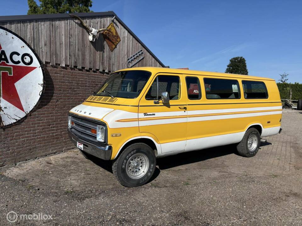 Imagen 50/50 de Dodge Ram Van Sportsman (1977)