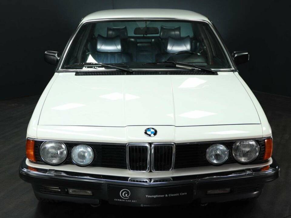 Image 9/30 de BMW 735i (1985)