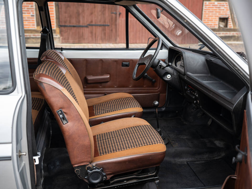Image 33/36 of Ford Fiesta (1977)