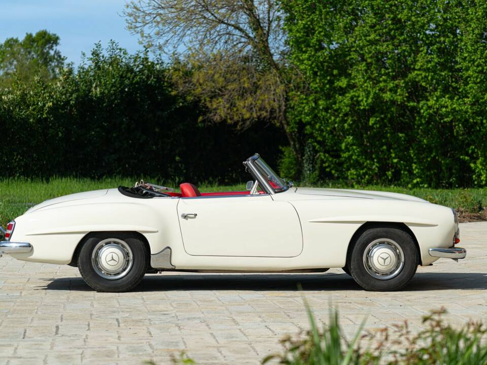 Image 6/50 de Mercedes-Benz 190 SL (1959)