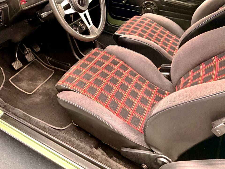 Bild 9/16 von Volkswagen Golf I GTI 1.6 (1980)