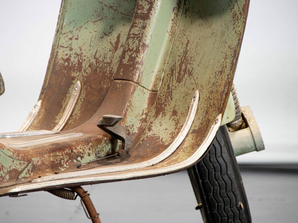 Image 9/50 de Piaggio Vespa 125 (1953)