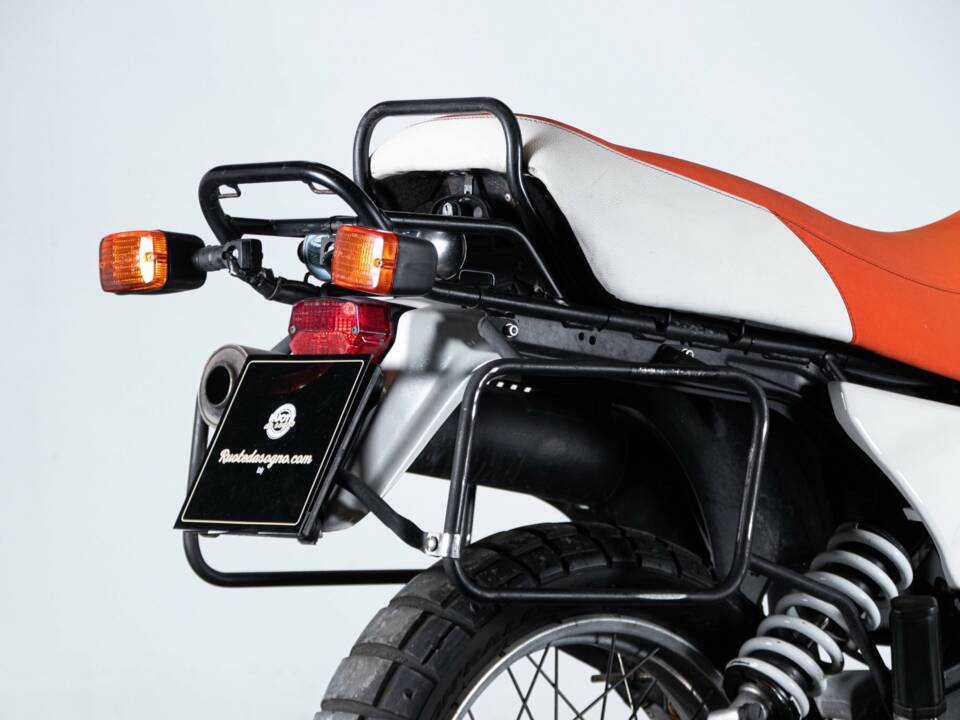 Bild 30/50 von BMW DUMMY (1993)