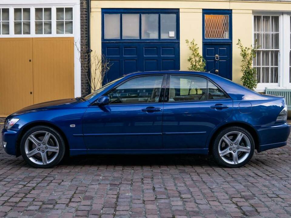 Bild 2/50 von Lexus IS 200 (2002)