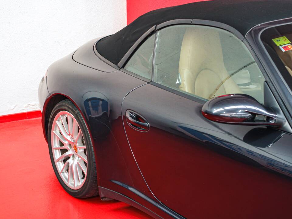 Image 3/48 of Porsche 911 Carrera 4S (2007)