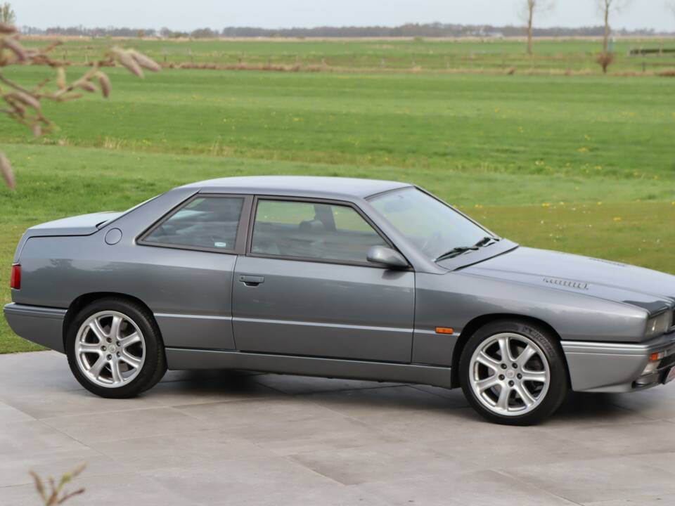 Bild 33/50 von Maserati Ghibli 2.0 (1995)