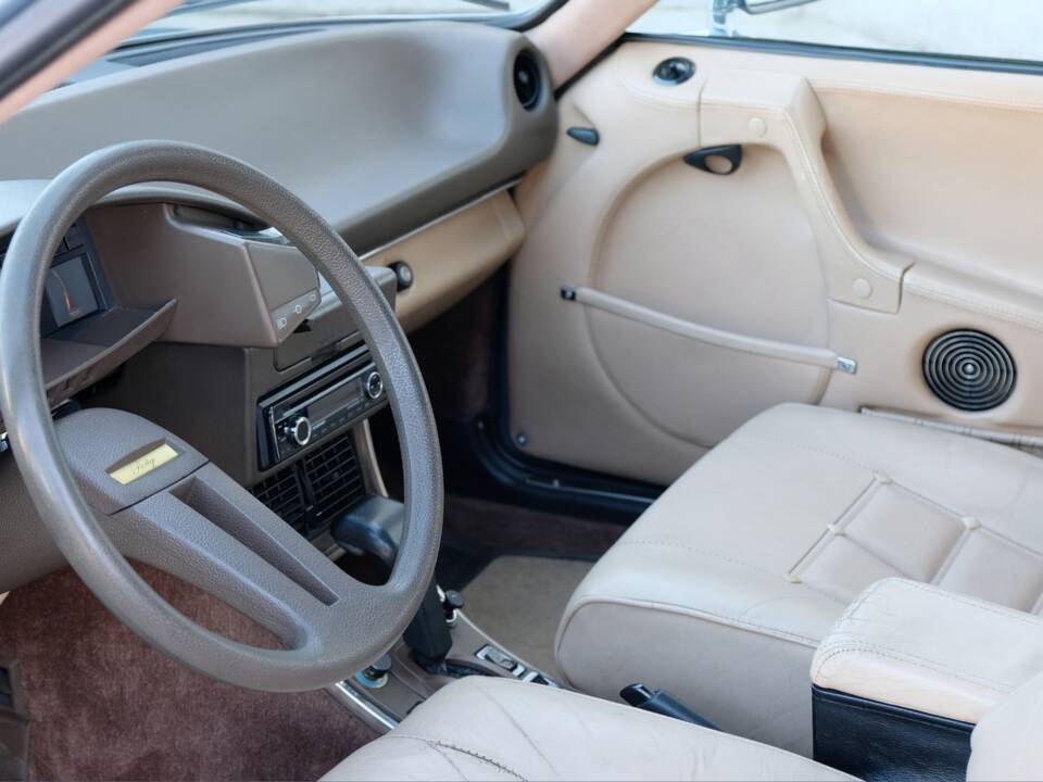 Image 25/69 of Citroën CX 25 Prestige (1984)