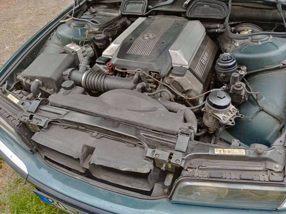 Afbeelding 5/7 van BMW 730i (1995)