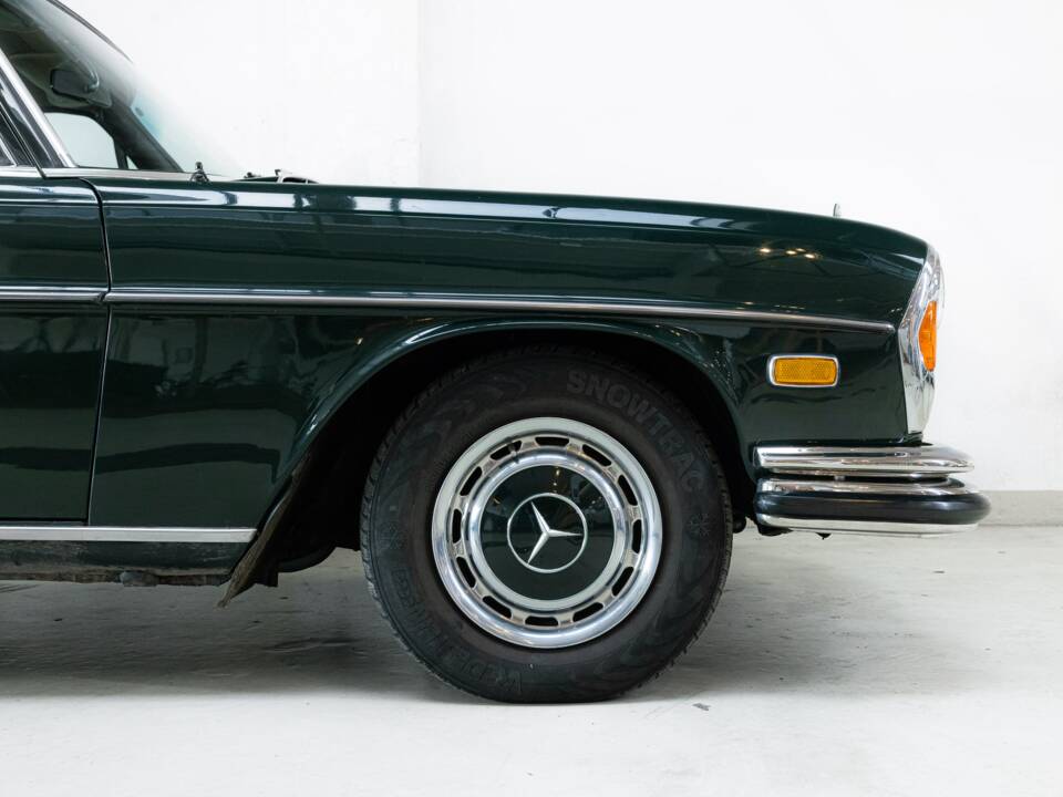 Image 19/26 of Mercedes-Benz 280 SE 4,5 (1972)