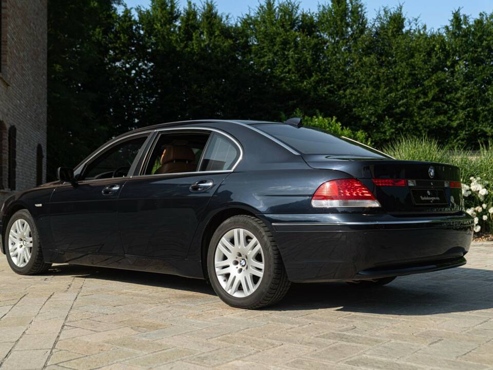 Bild 9/50 von BMW 745Li (2001)