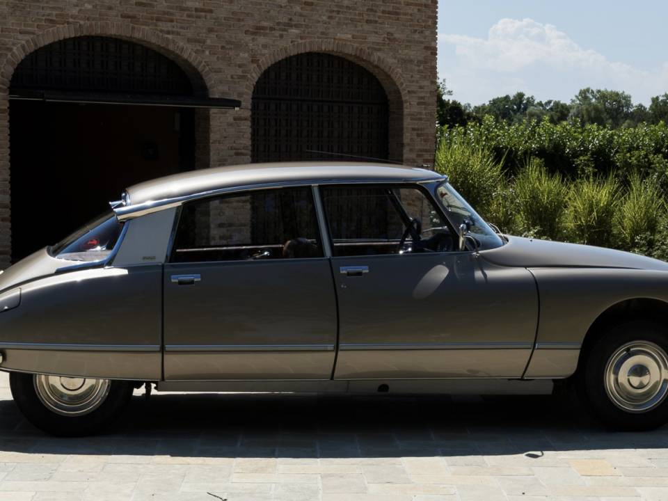 Immagine 3/16 di Citroën DS 23 Pallas IE (1973)