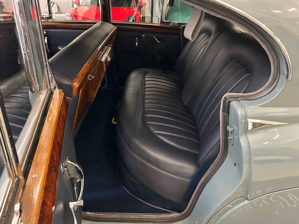 Bild 12/35 von Jaguar Mk IX (1958)