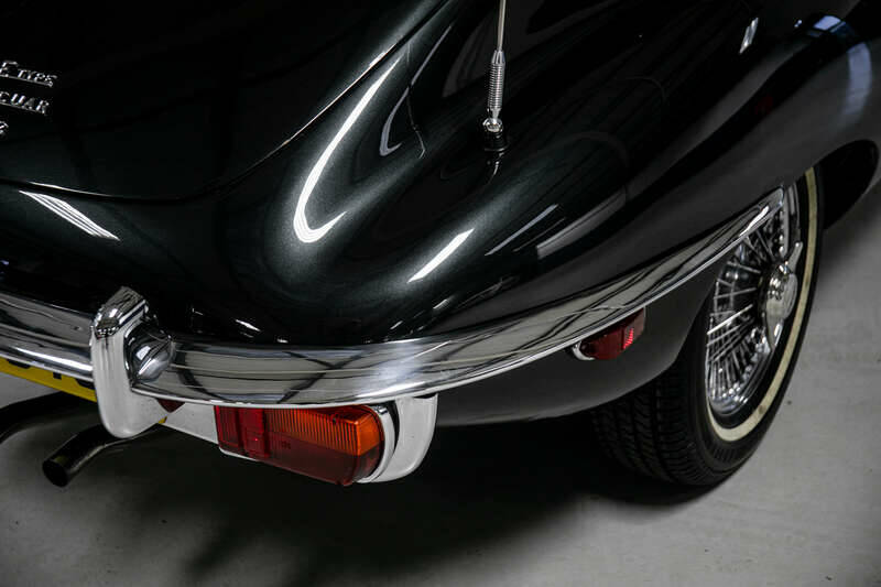 Image 25/28 de Jaguar E-Type (1970)