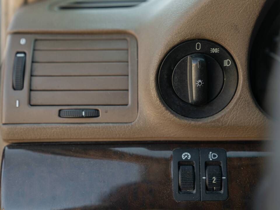 Imagen 37/50 de BMW 725tds (1997)