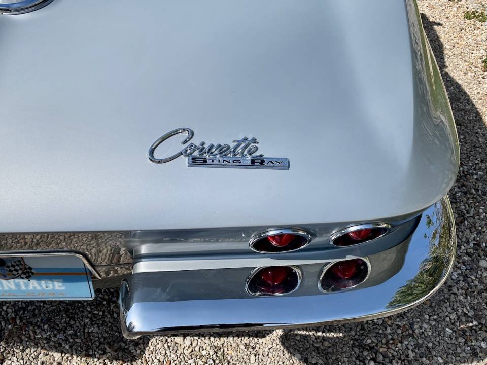 Bild 11/44 von Chevrolet Corvette Sting Ray Convertible (1964)