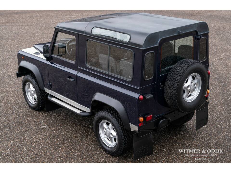 Image 18/27 of Land Rover Defender 90 (1998)