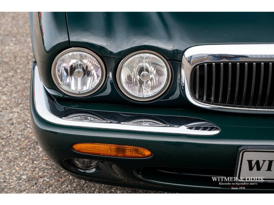 Bild 18/32 von Jaguar XJ 8 Executive (1998)