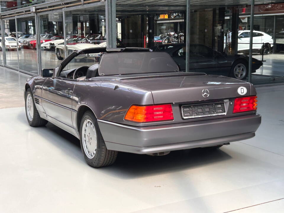 Image 21/49 of Mercedes-Benz SL 280 (1995)