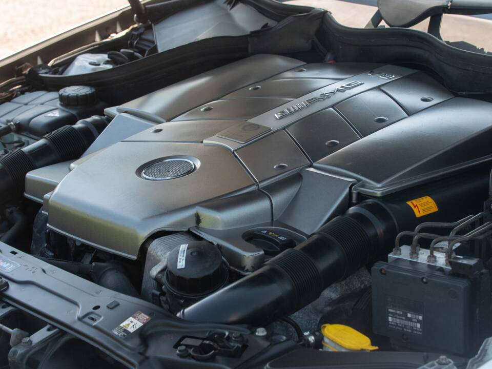 Image 5/50 of Mercedes-Benz CLK 55 AMG (2003)