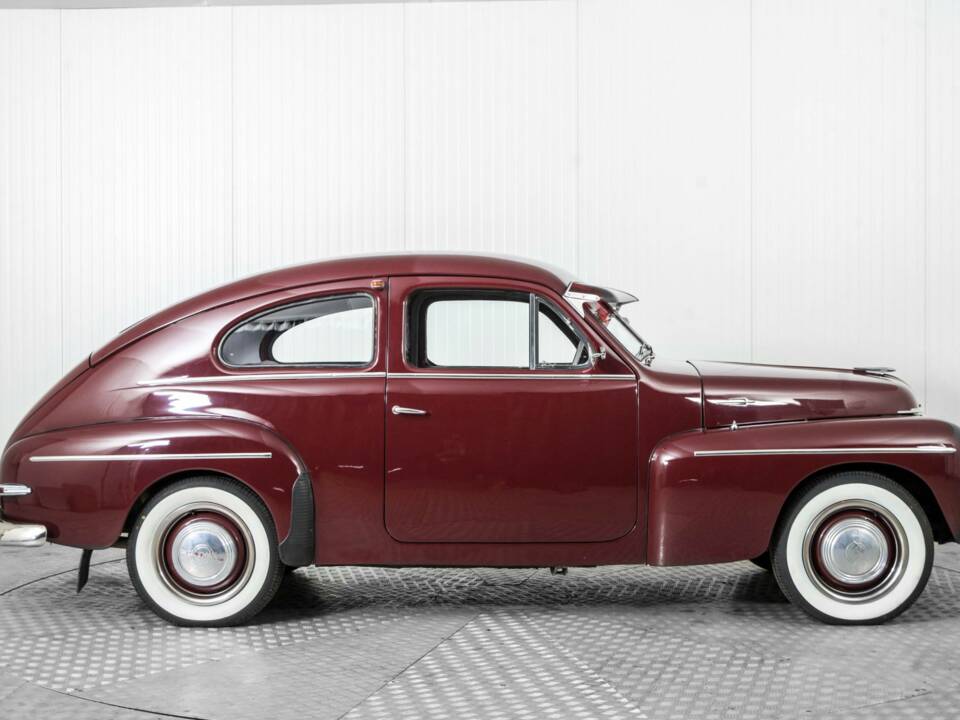 Image 10/50 of Volvo PV 444 (1953)