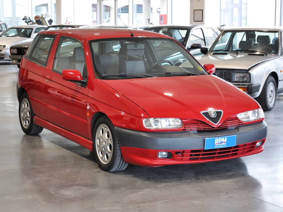 Afbeelding 6/29 van Alfa Romeo 145 Quadrifoglio Verde (1996)