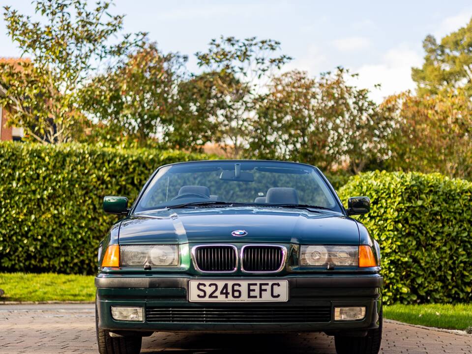 Image 14/49 of BMW 328i (1998)