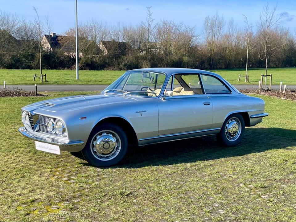 Image 4/42 of Alfa Romeo 2600 Sprint (1965)