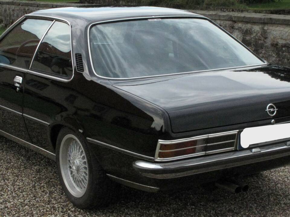 Image 2/8 de Opel Commodore 2,8 GS (1975)