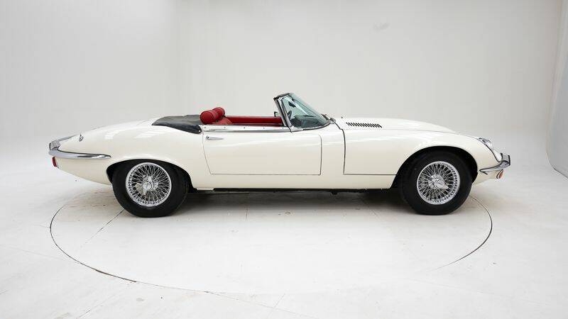 Image 9/15 de Jaguar Type E V12 (1973)