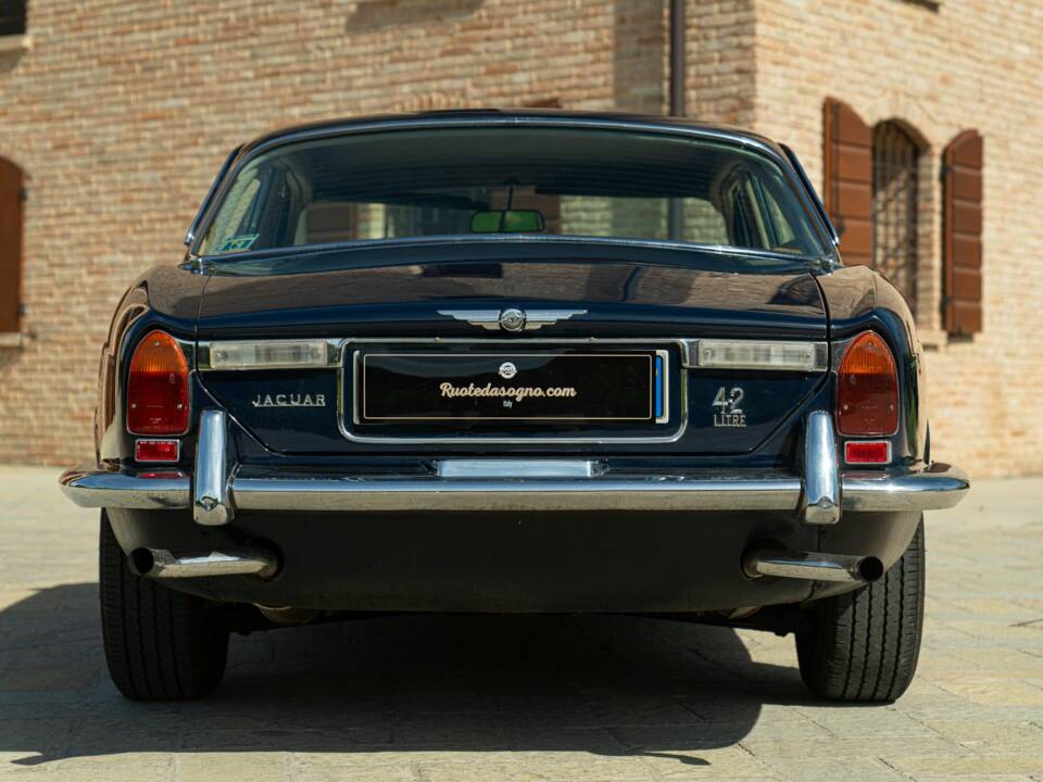 Afbeelding 8/50 van Jaguar XJ 6 4.2 (1972)