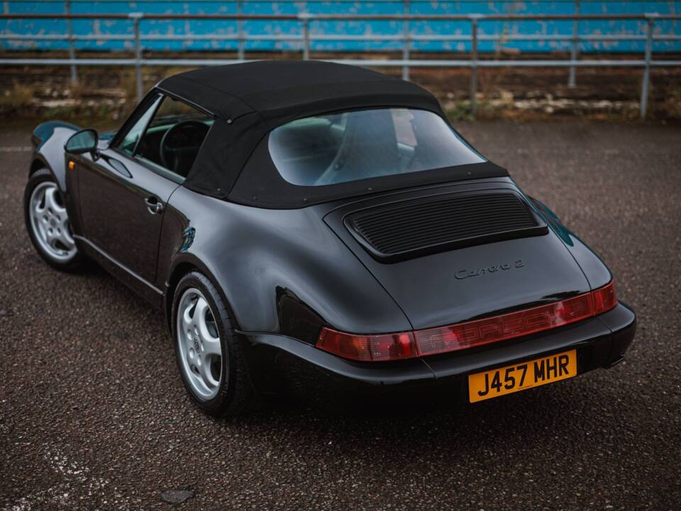 Image 3/8 of Porsche 911 Carrera 2 (1992)