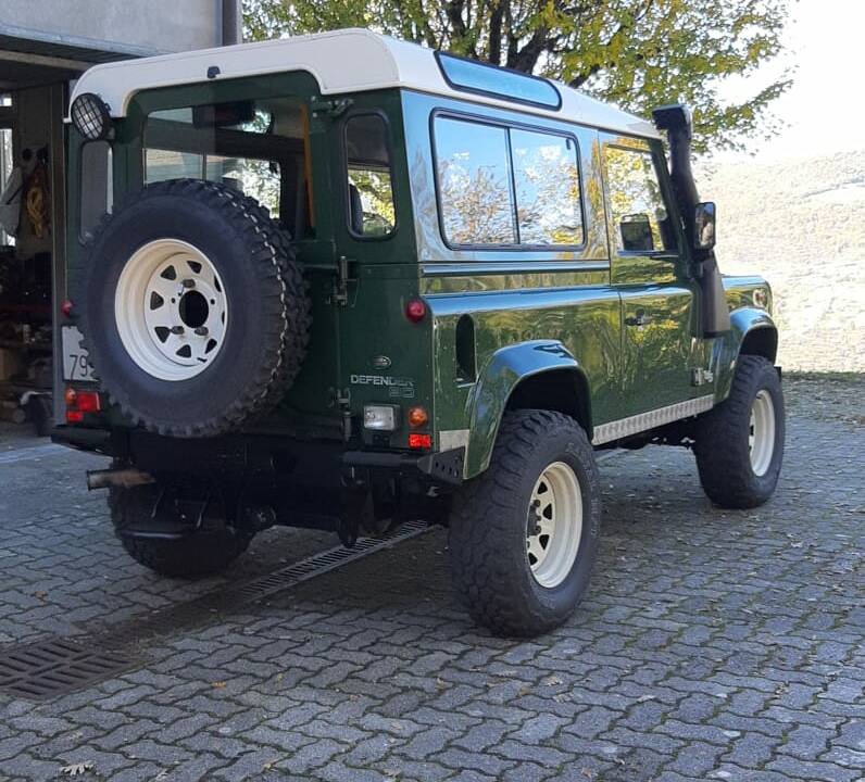 Image 2/34 of Land Rover Defender 90 Td5 (2000)