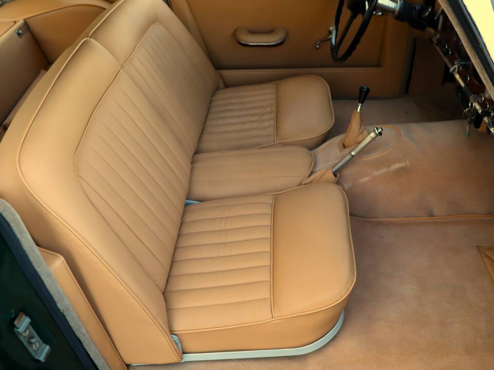Image 33/50 of Jaguar XK 150 FHC (1959)
