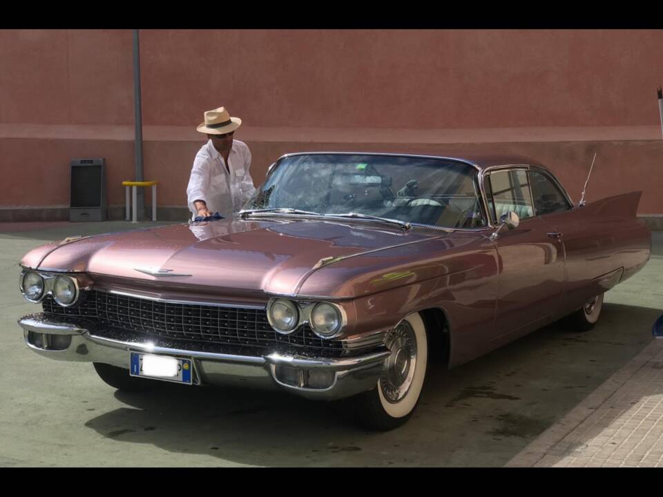 Afbeelding 1/21 van Cadillac 62 Hardtop Coupe DeVille (1960)