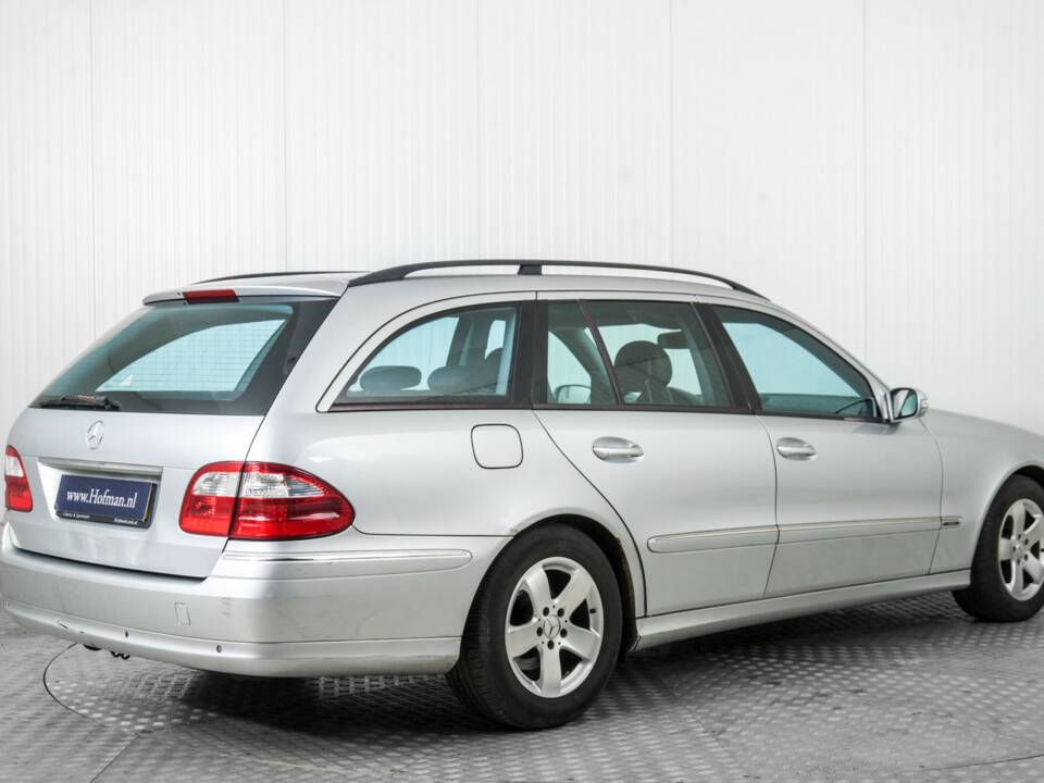 Bild 2/50 von Mercedes-Benz E 200 Kompressor T (2003)