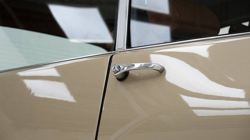 Image 15/15 of Citroën DS 21 (1970)