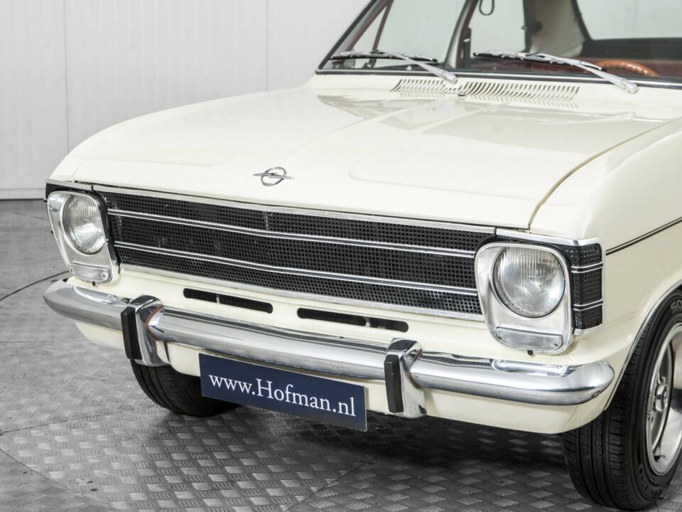Image 18/50 of Opel Olympia 1700 S (1968)