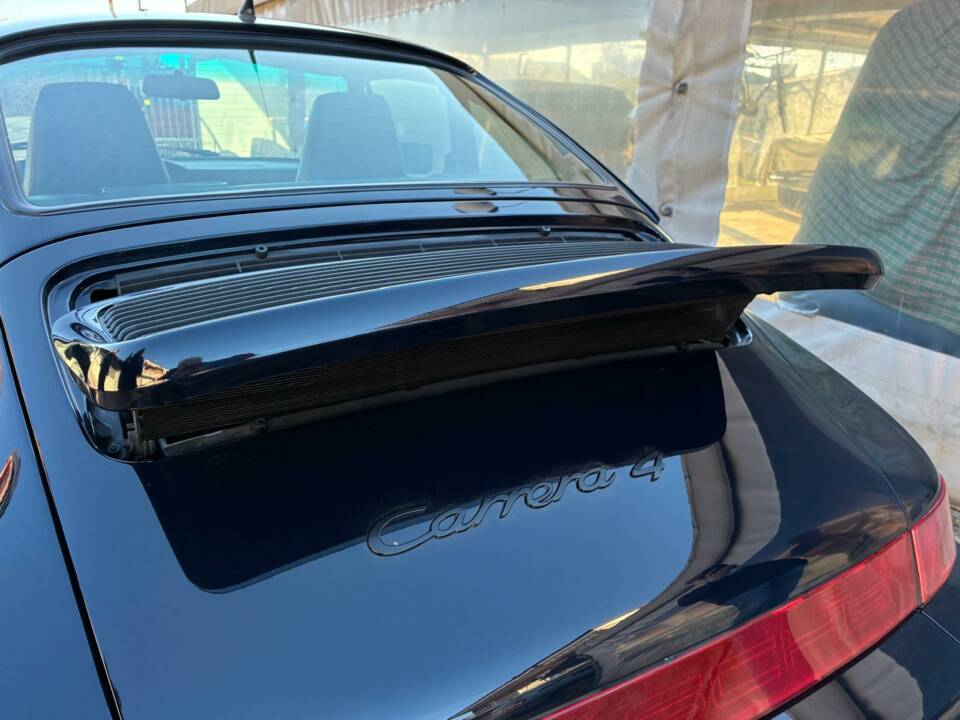 Image 22/36 de Porsche 911 Carrera 4 (1989)