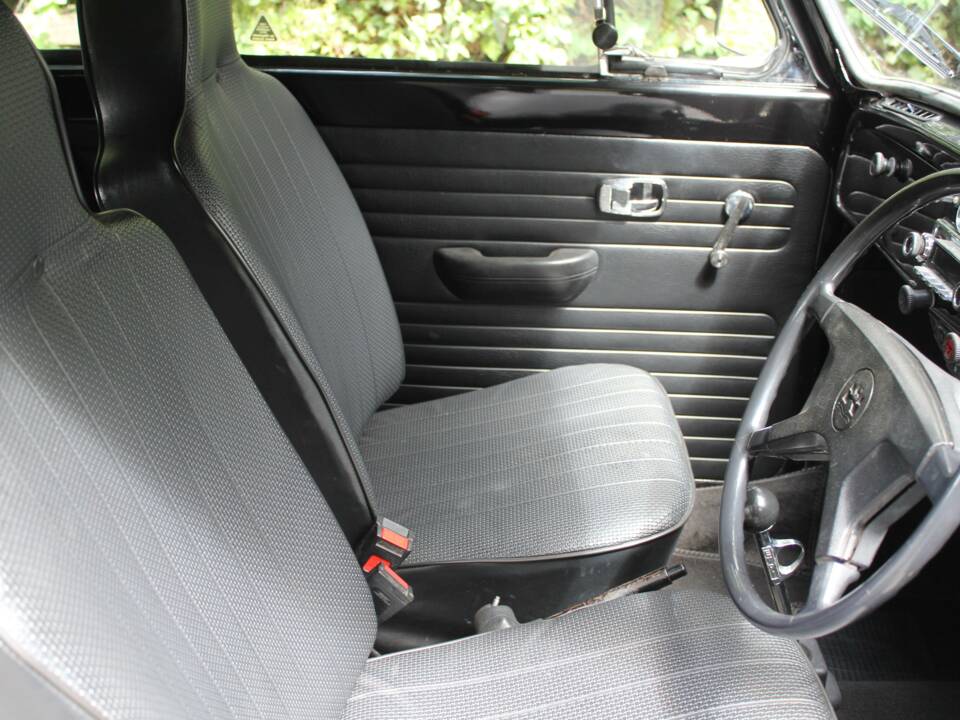 Image 9/18 of Volkswagen Käfer 1600 (1972)