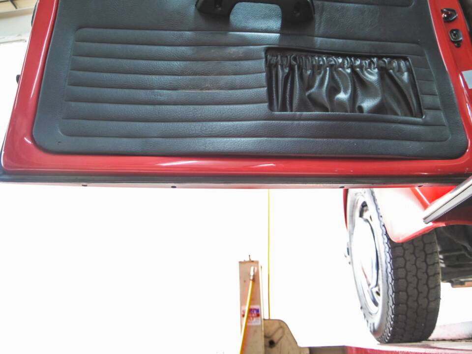 Bild 41/50 von Volkswagen Käfer 1303 LS (1974)