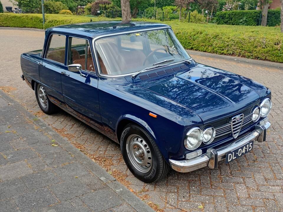 Image 8/15 of Alfa Romeo Giulia Super 1.3 (1972)